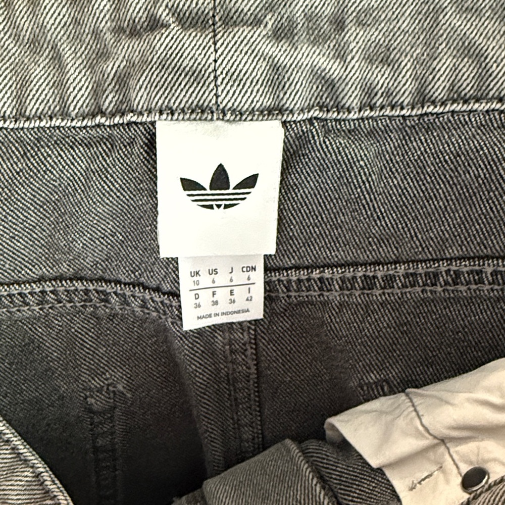 New adidas Adicolor 3-Stripes Denim Mini Skirt - Picture 12 of 12